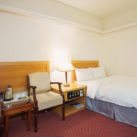 טאינאן Oriental Hotel מראה חיצוני תמונה