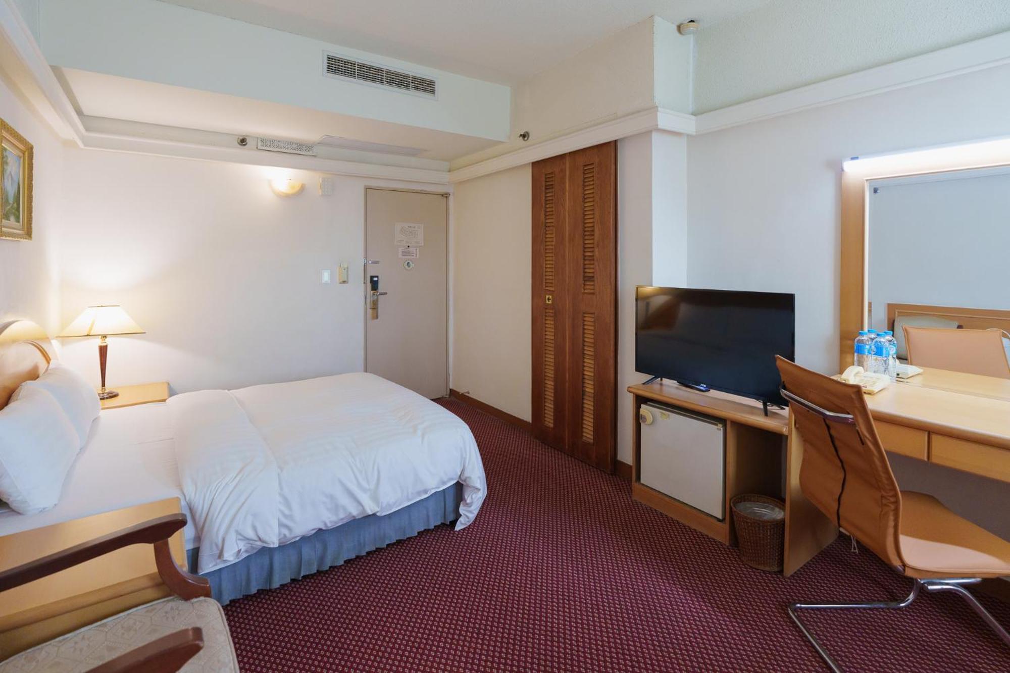 טאינאן Oriental Hotel מראה חיצוני תמונה