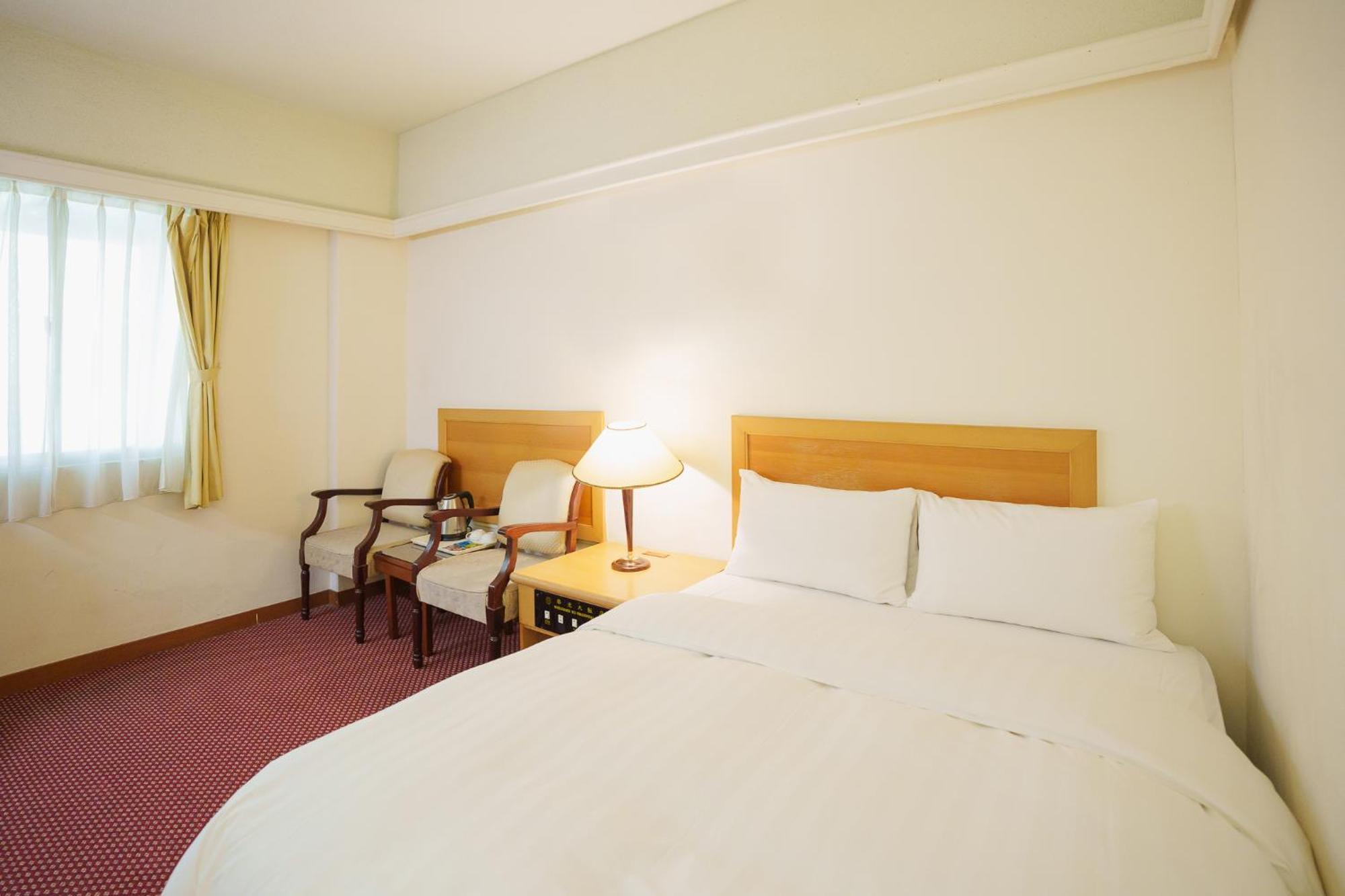 טאינאן Oriental Hotel מראה חיצוני תמונה