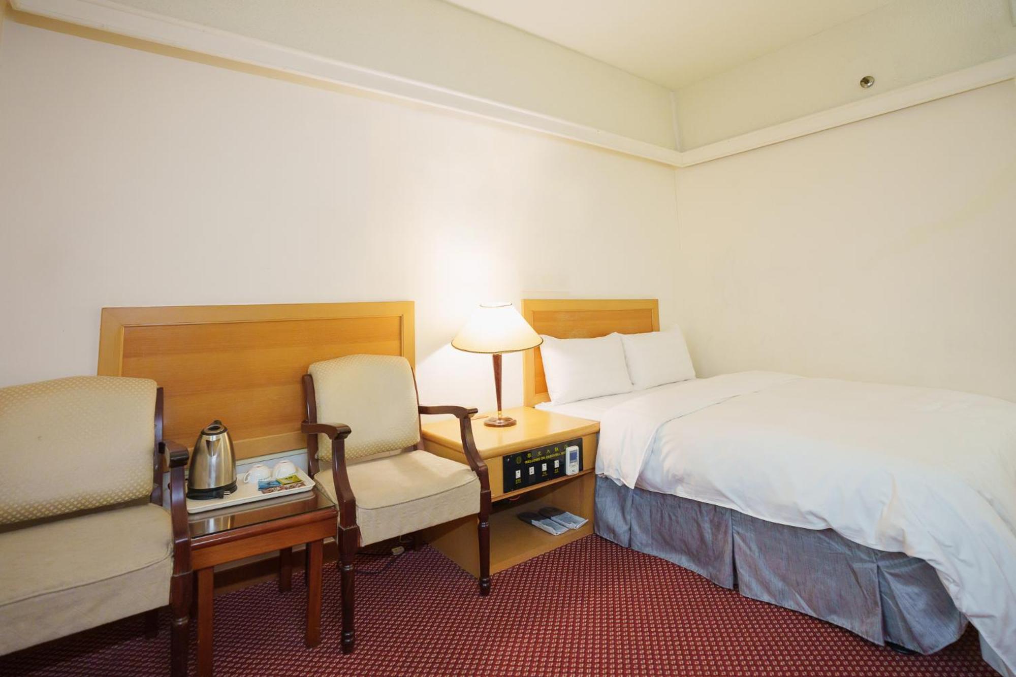 טאינאן Oriental Hotel מראה חיצוני תמונה