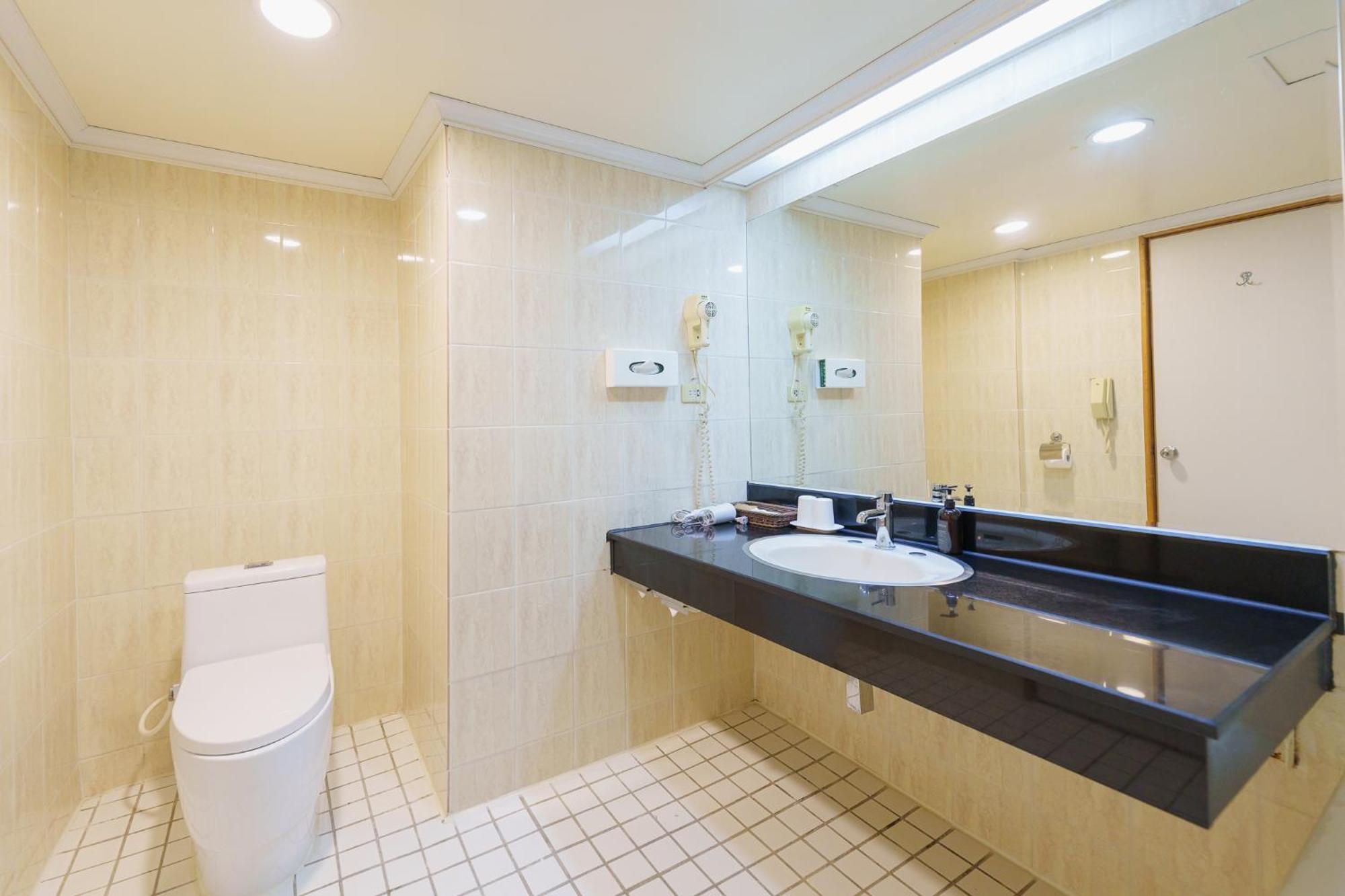 טאינאן Oriental Hotel מראה חיצוני תמונה