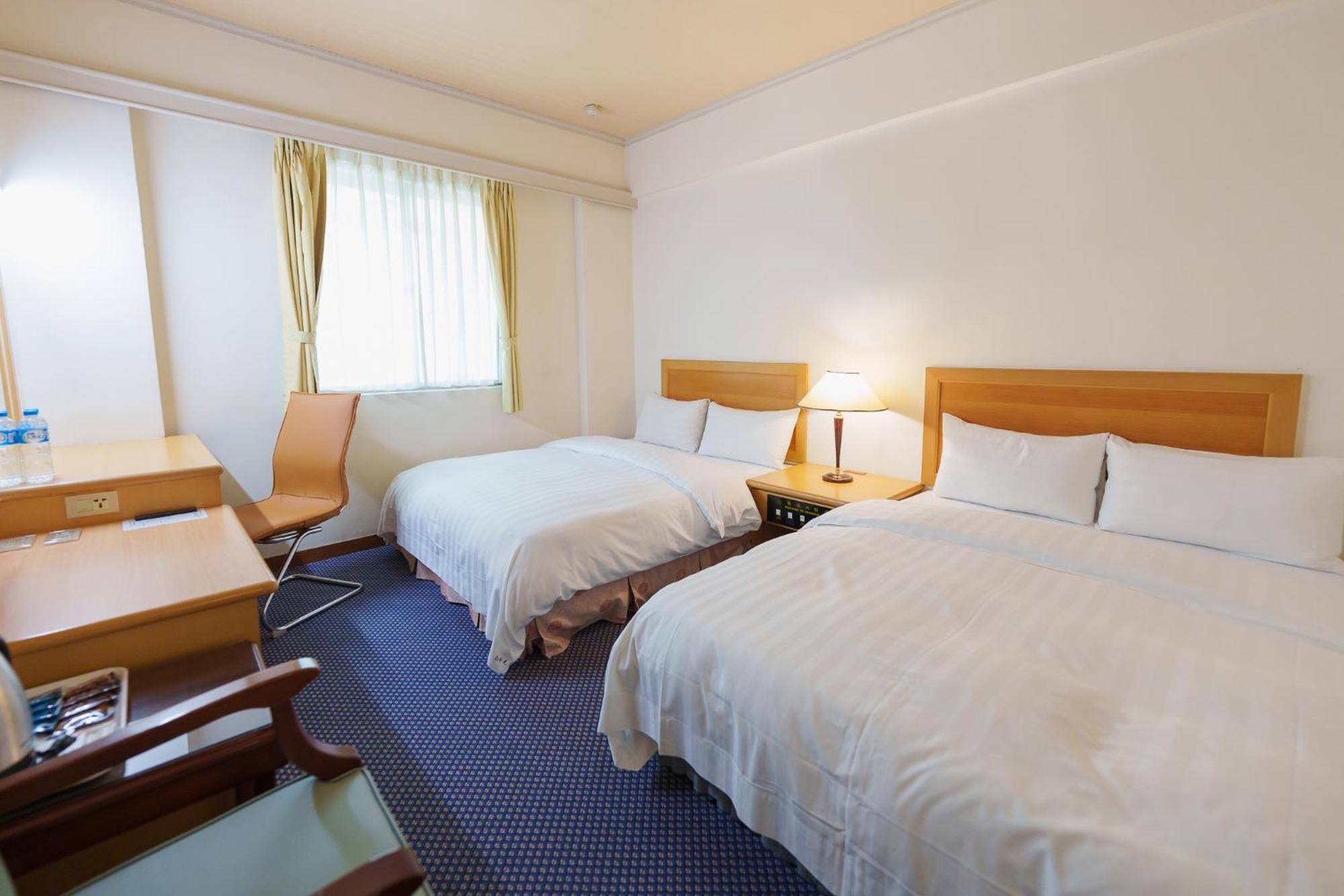 טאינאן Oriental Hotel מראה חיצוני תמונה
