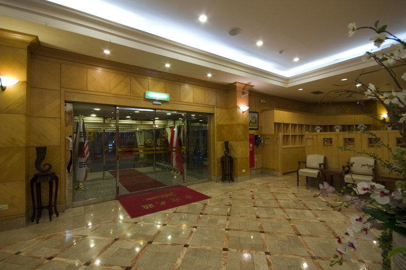 טאינאן Oriental Hotel מראה חיצוני תמונה
