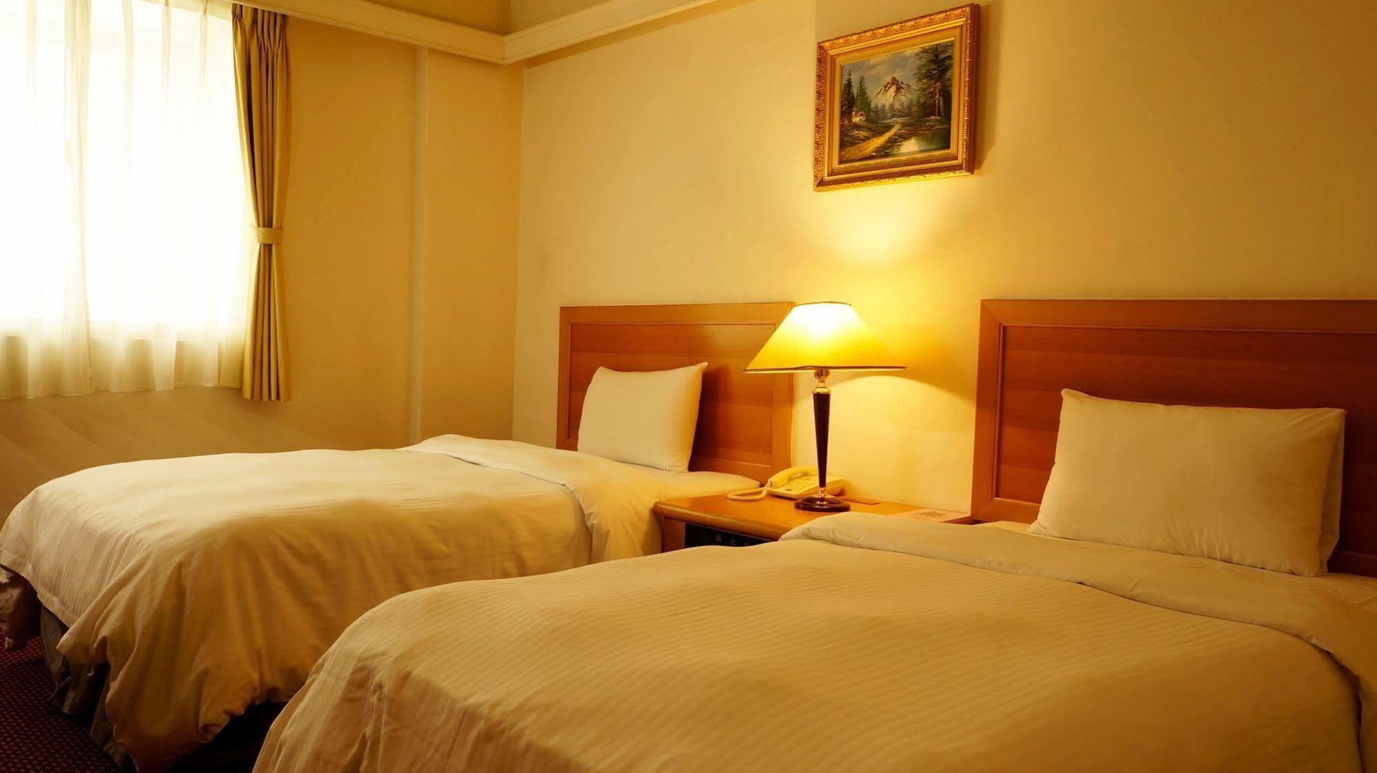 טאינאן Oriental Hotel מראה חיצוני תמונה