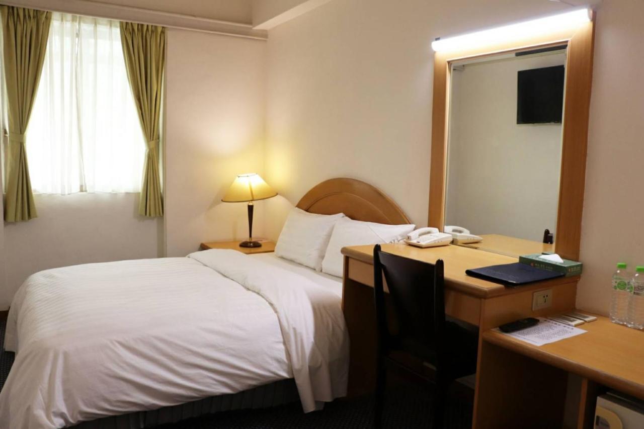 טאינאן Oriental Hotel מראה חיצוני תמונה