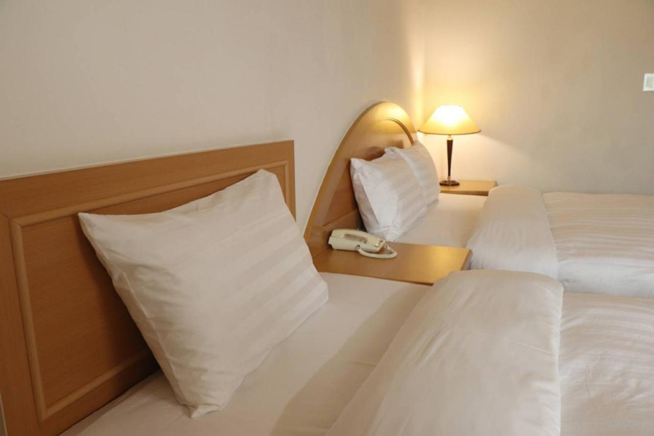 טאינאן Oriental Hotel מראה חיצוני תמונה