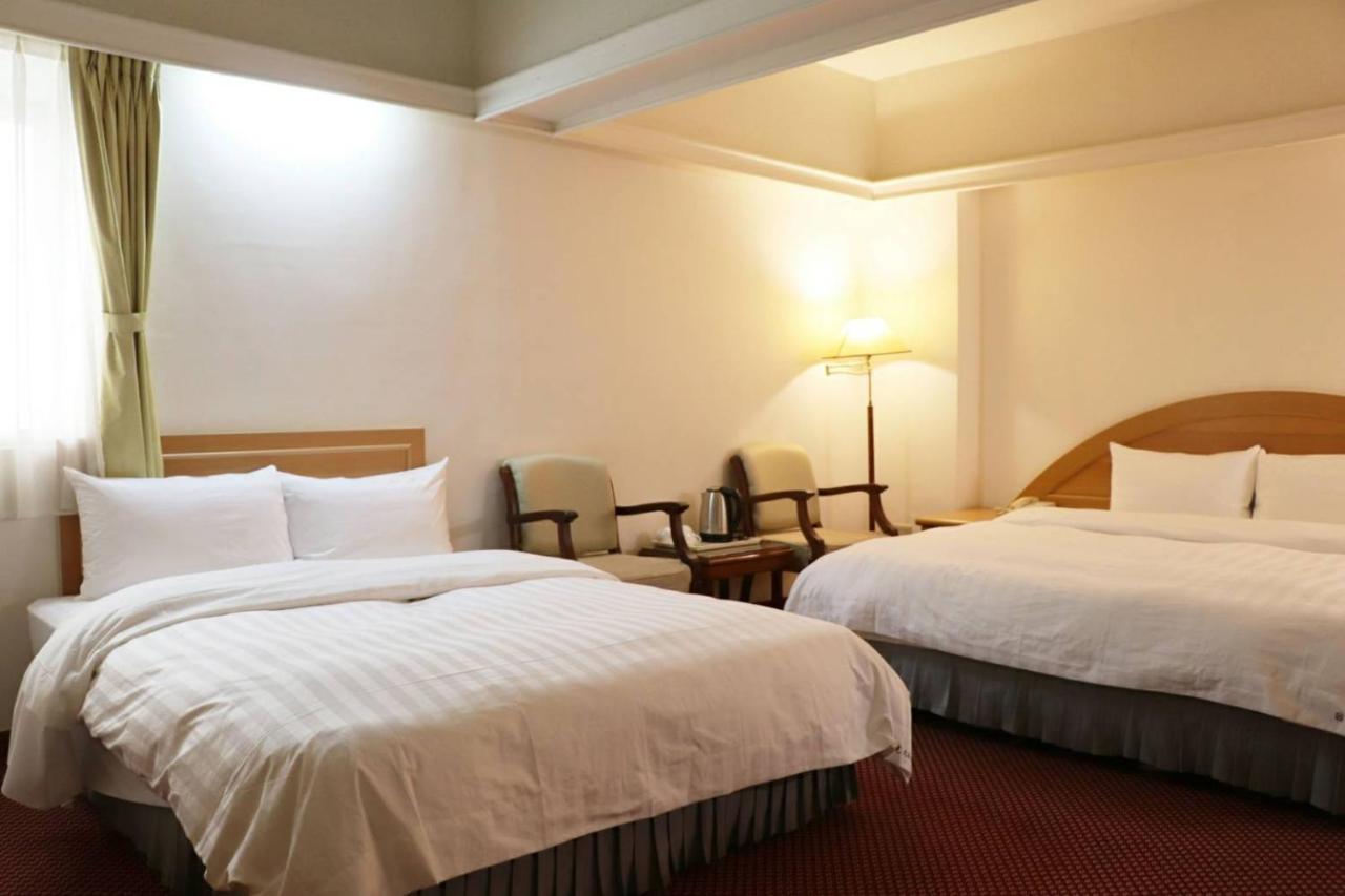טאינאן Oriental Hotel מראה חיצוני תמונה